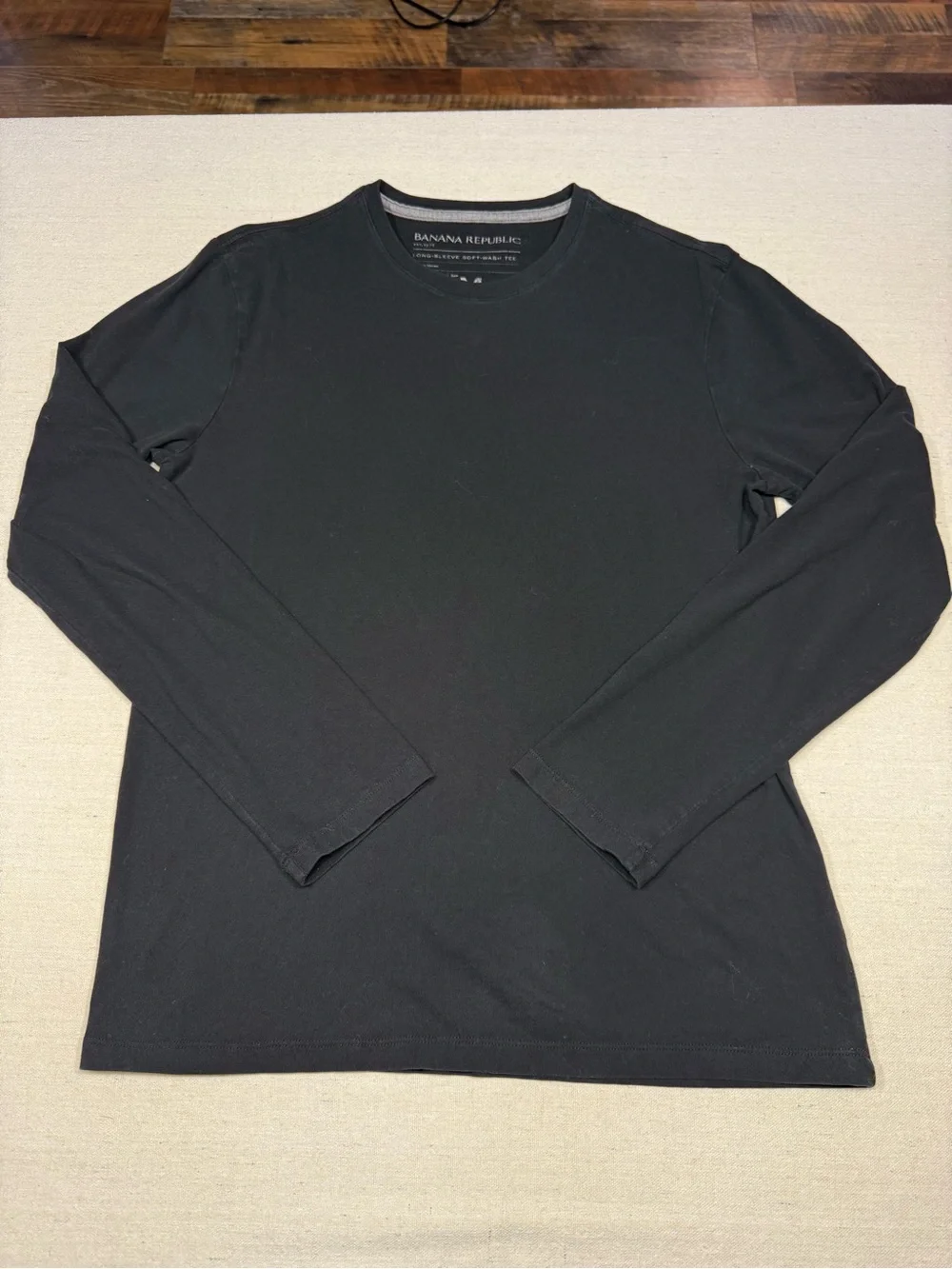 Banana Republic Men’s Black Long-Sleeve Soft-Wash Crew Tee - Size Medium